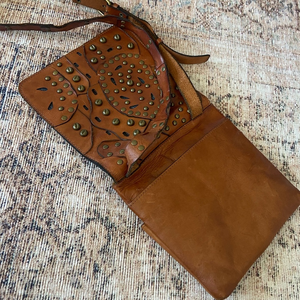 πSOLD Patricia Nash Rosa Brown Leather Studded Crossbody Bag - Picture 9 of 9